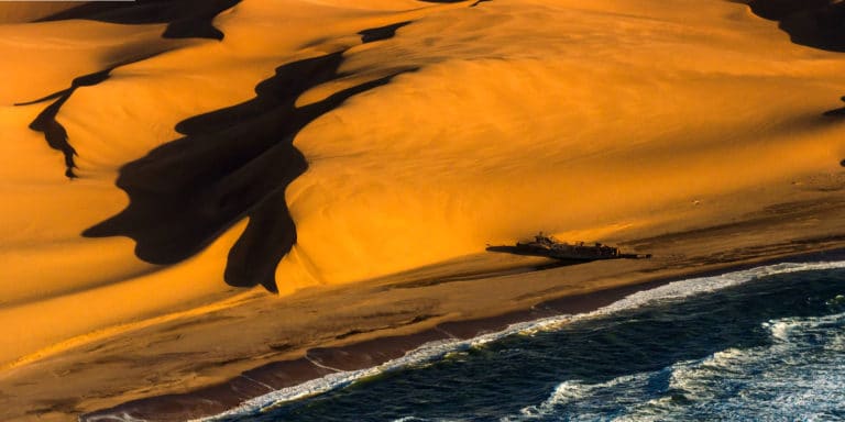 Düne und Meer in Namibia