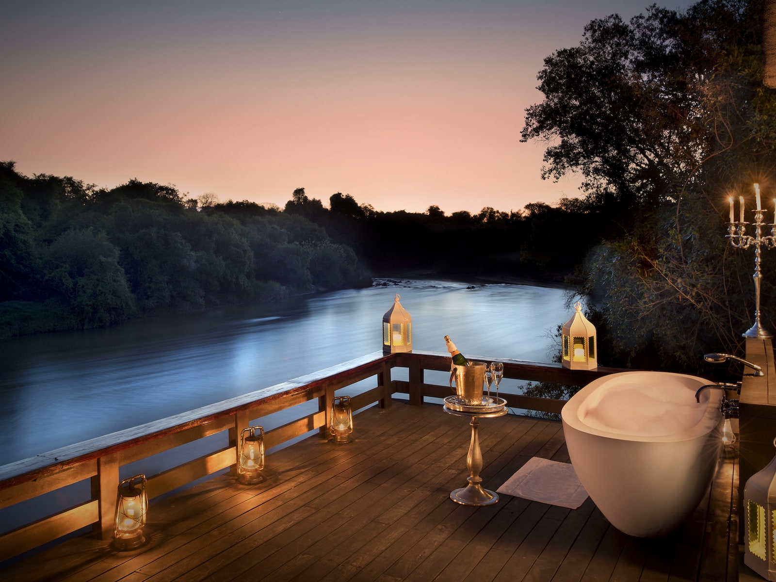 royal-chundu-island-lodge-gaeste-unterkuenfte3